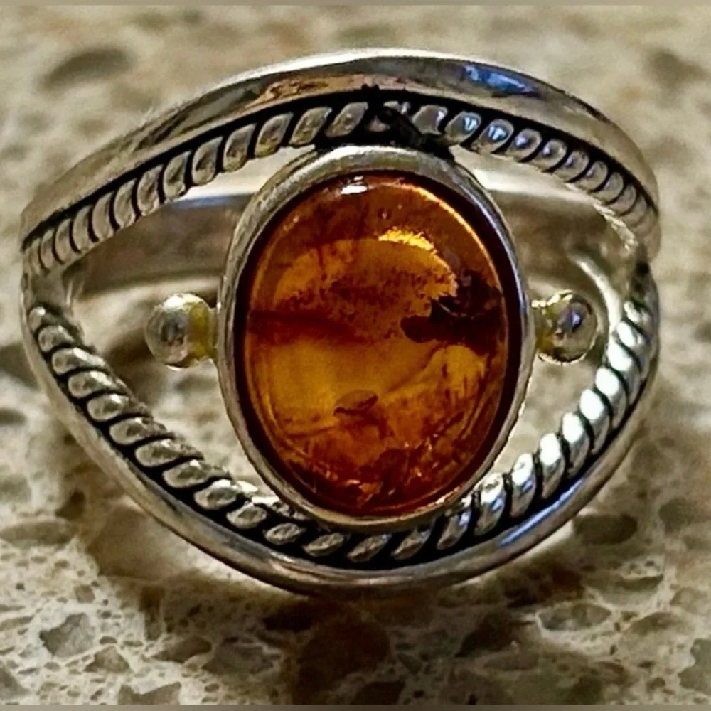 925 Sterling Silver style ring